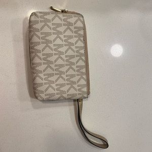 (SOLD) Michael kors two sided wallet